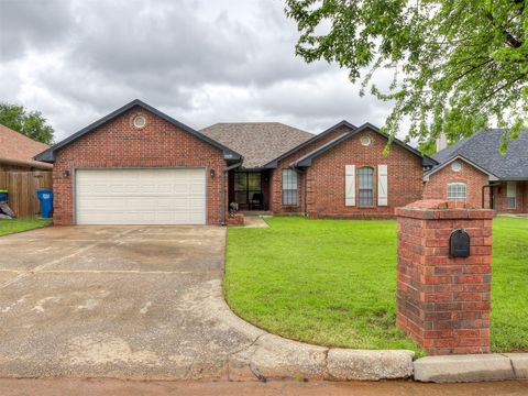 Single Family Residence in Mustang OK 1523 E Twin Brook Terrace.jpg