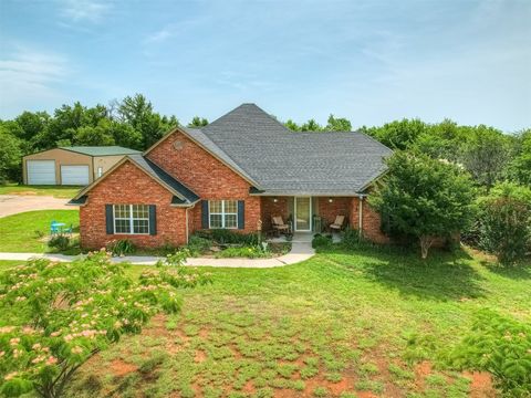 Single Family Residence in Tuttle OK 989 County Street 2949.jpg