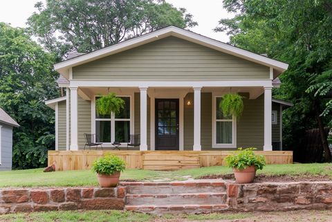 Single Family Residence in Guthrie OK 406 E Logan Avenue.jpg