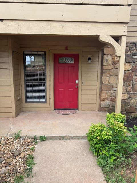 Condominium in Oklahoma City OK 14321 N Pennsylvania Avenue #19E.jpg