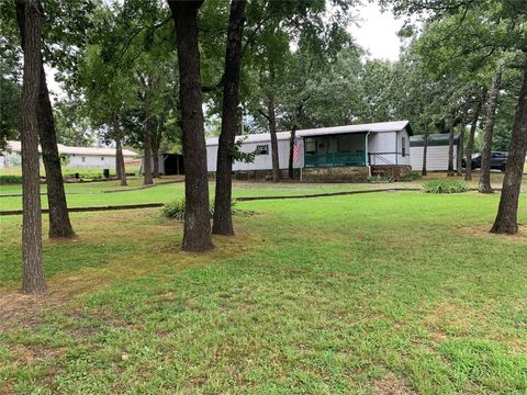 Single Family Residence in Canadian OK 338 N Erie Street.jpg