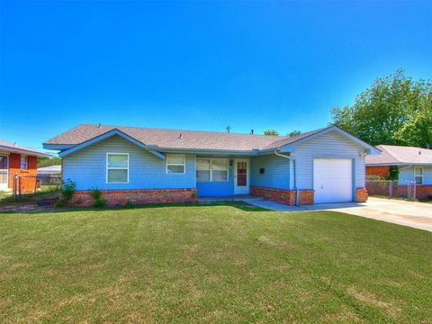 Single Family Residence in Oklahoma City OK 4708 Lisa Lane.jpg