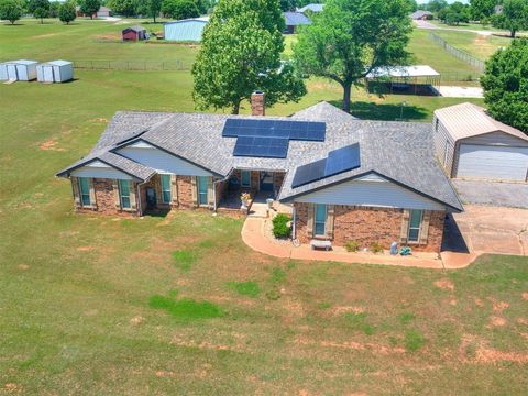 Single Family Residence in Tuttle OK 764 S Sara Road.jpg