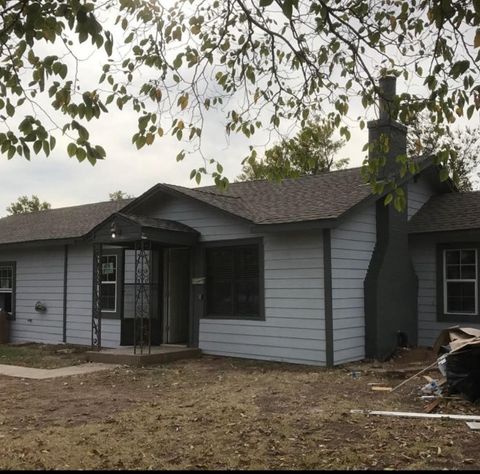 Single Family Residence in Oklahoma City OK 2744 NW 57th Street.jpg
