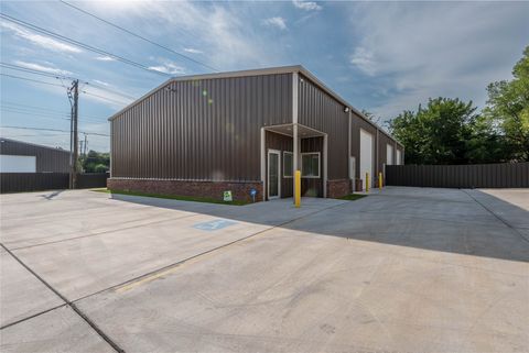 Warehouse in Del City OK 4112 Lawn Drive.jpg