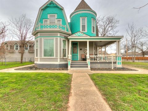 Single Family Residence in El Reno OK 506 S Evans Avenue.jpg