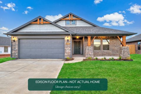 Single Family Residence in Edmond OK 3821 NW 175th Street.jpg