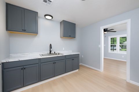 Single Family Residence in Oklahoma City OK 239 SE 48th Street.jpg