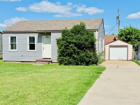 Single Family Residence in El Reno OK 1041 S Miles Avenue.jpg