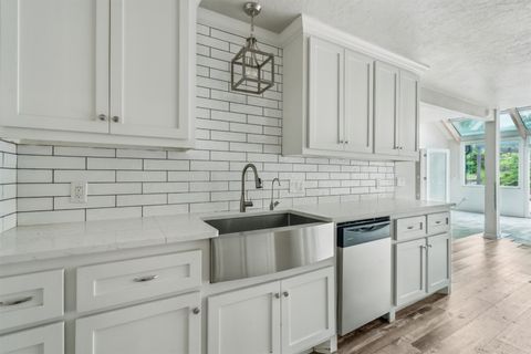 Single Family Residence in Oklahoma City OK 13609 Inverness Avenue 11.jpg