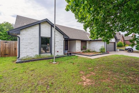 Single Family Residence in Oklahoma City OK 13609 Inverness Avenue.jpg