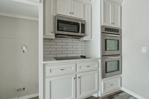 Single Family Residence in Oklahoma City OK 13609 Inverness Avenue 9.jpg