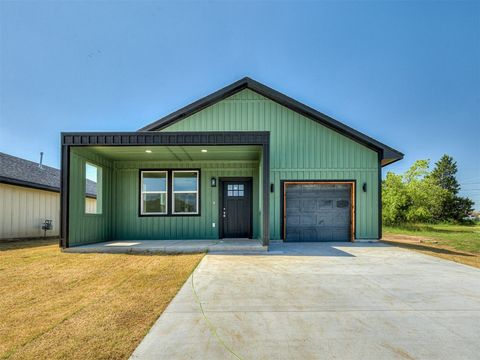 Single Family Residence in Oklahoma City OK 532 NW 112th Street.jpg