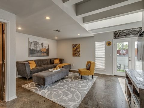 Condominium in Oklahoma City OK 901 NW 7th Street #206.jpg