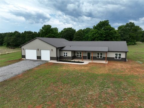 Single Family Residence in Minco OK 17008 County Street 2750.jpg