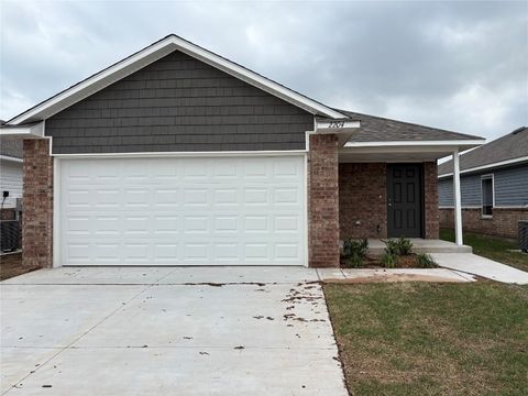 Single Family Residence in Oklahoma City OK 2204 SE 89th Terrace.jpg