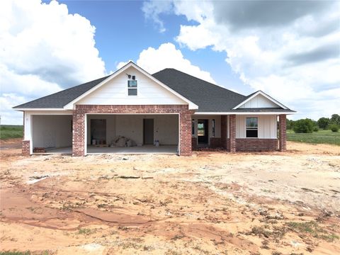 Single Family Residence in Blanchard OK 2442 Raven Circle.jpg