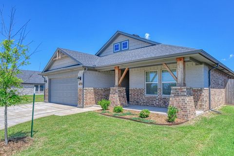 Single Family Residence in Oklahoma City OK 6733 SE 84th Street.jpg