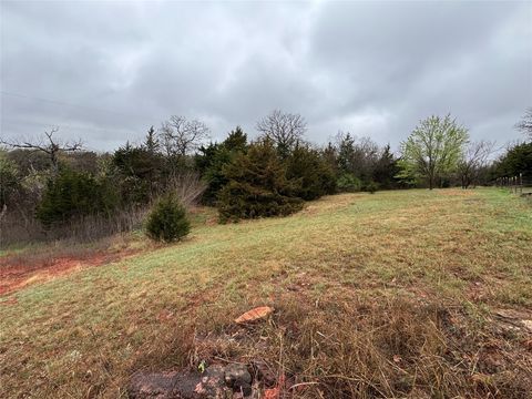 Single Family Residence in Luther OK 17545 E Coffee Creek Road.jpg