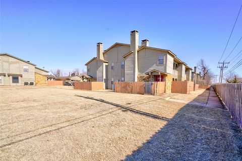 Condominium in Oklahoma City OK 14329 N Pennsylvania Avenue #35D.jpg