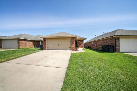 Single Family Residence in Oklahoma City OK 4517 SE 80th Street.jpg
