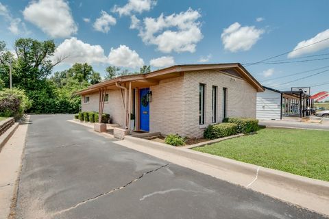 Office in Del City OK 1207 S Sunnylane Road.jpg