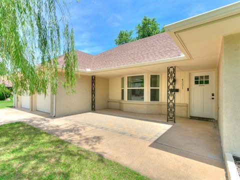 Single Family Residence in Oklahoma City OK 4221 NW 60th Place.jpg