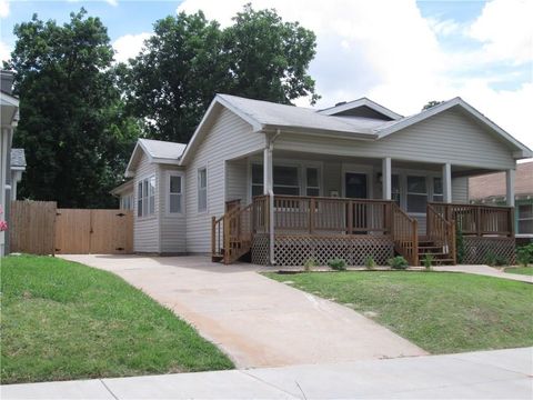 Single Family Residence in Oklahoma City OK 212 NE 15th Street.jpg