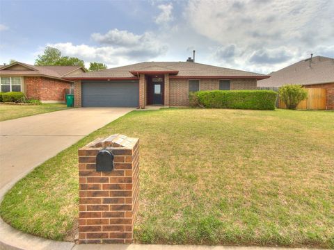 Single Family Residence in Yukon OK 208 Bradgate Drive.jpg