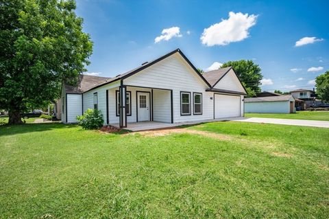 Single Family Residence in El Reno OK 601 S Fillmore Street.jpg