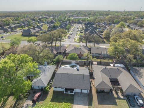 Single Family Residence in Oklahoma City OK 1809 N Purdue Place.jpg