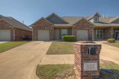 Townhouse in Oklahoma City OK 920 SW 92nd Street.jpg