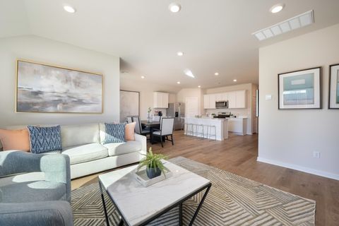 Single Family Residence in Oklahoma City OK 8412 NW 61st Street 5.jpg