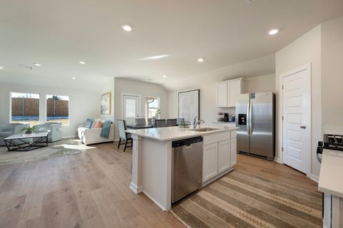 Single Family Residence in Oklahoma City OK 8412 NW 61st Street 7.jpg