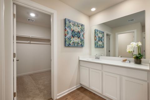 Single Family Residence in Oklahoma City OK 8412 NW 61st Street 16.jpg