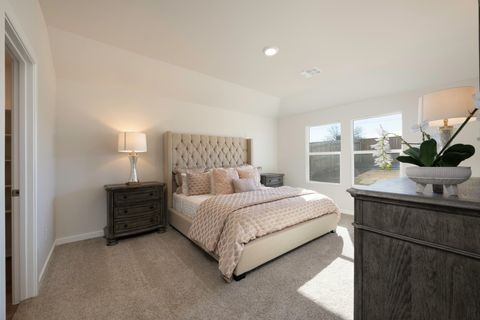 Single Family Residence in Oklahoma City OK 8412 NW 61st Street 13.jpg
