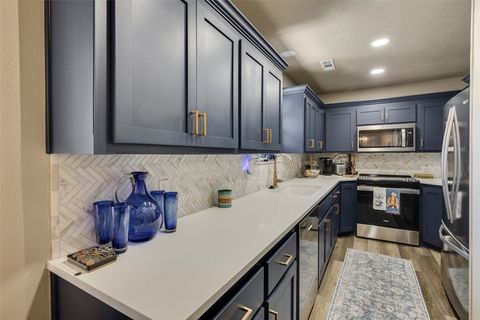 Condominium in Oklahoma City OK 4815 NW 72nd Street.jpg