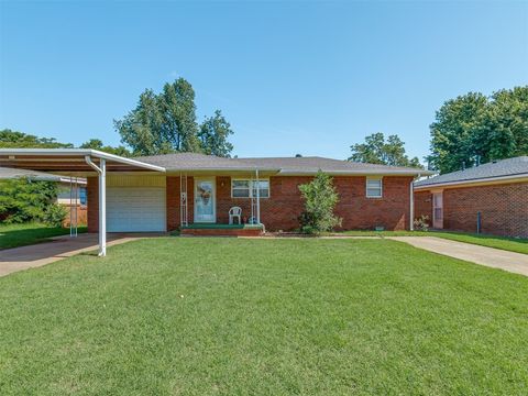 Single Family Residence in Oklahoma City OK 3113 SE 20th Street.jpg