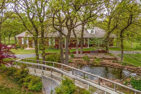 Single Family Residence in Edmond OK 829 N Air Depot Boulevard.jpg