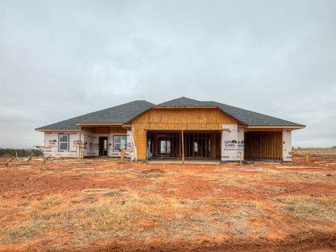 Single Family Residence in Guthrie OK 600 Still Meadows.jpg