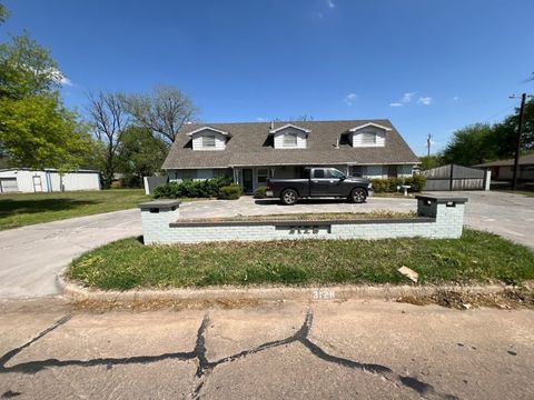 Single Family Residence in Del City OK 3128 Del View Drive.jpg