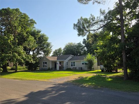 Single Family Residence in Minco OK 103 SW 4 Street.jpg