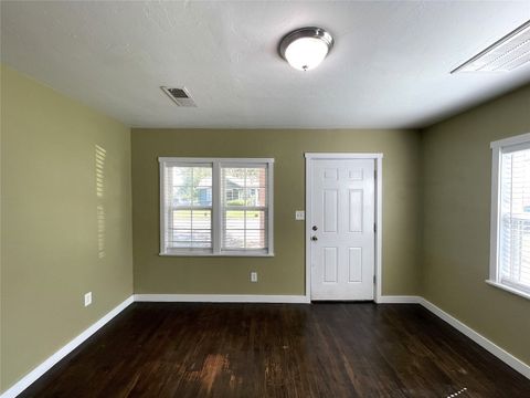 Duplex in Oklahoma City OK 1503 NW 46th Street 8.jpg