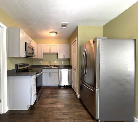 Duplex in Oklahoma City OK 1503 NW 46th Street 9.jpg
