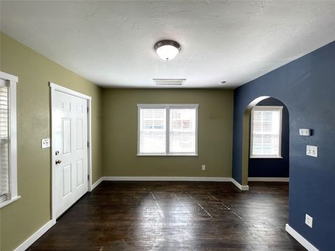 Duplex in Oklahoma City OK 1503 NW 46th Street 7.jpg