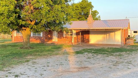 Single Family Residence in Minco OK 15154 County Street 2710.jpg