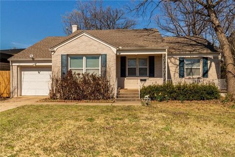 Single Family Residence in Nichols Hills OK 1733 NW 63rd Street.jpg
