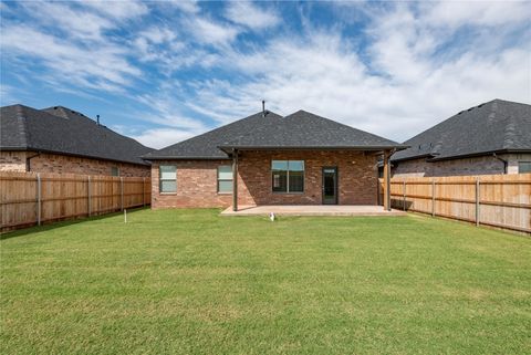 Single Family Residence in Tuttle OK 1220 Colonial Avenue 22.jpg