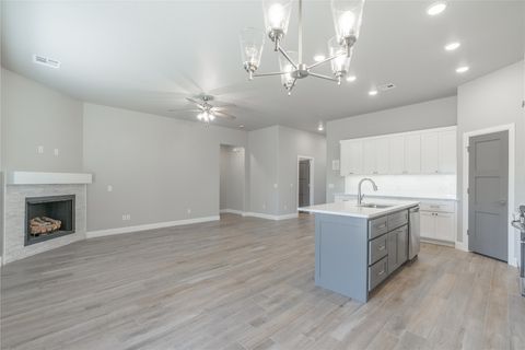 Single Family Residence in Tuttle OK 1220 Colonial Avenue 6.jpg