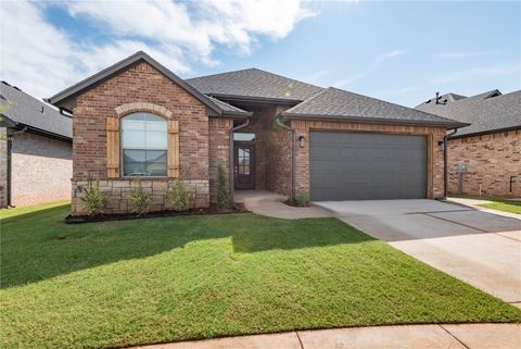 Single Family Residence in Tuttle OK 1220 Colonial Avenue 3.jpg